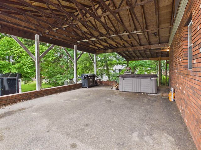 105 May Dr., Huntington, WV 25704