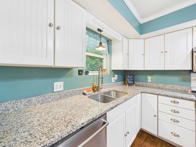 105 May Dr., Huntington, WV 25704