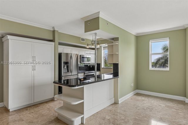 7265 SW 89th St A314, Miami, FL 33156