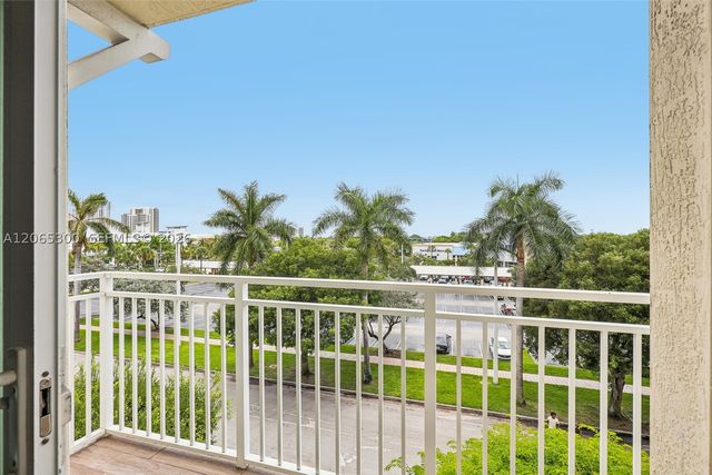 7265 SW 89th St A314, Miami, FL 33156