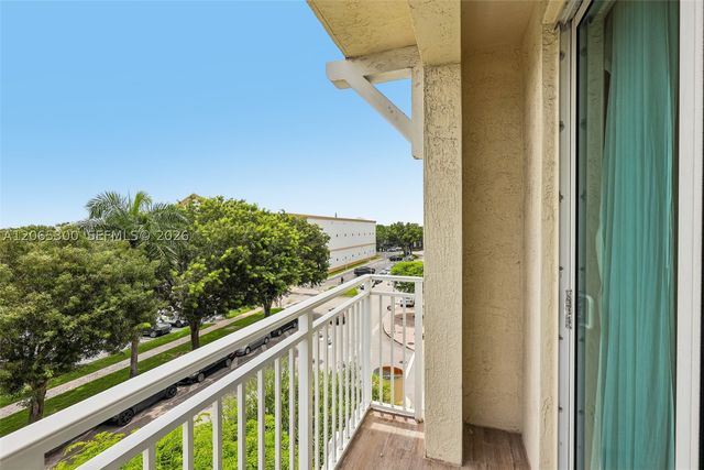 7265 SW 89th St A314, Miami, FL 33156