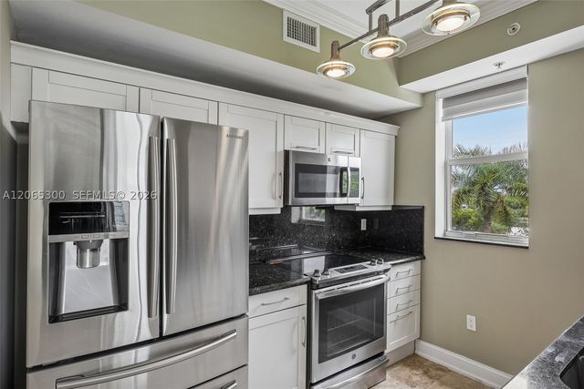7265 SW 89th St A314, Miami, FL 33156