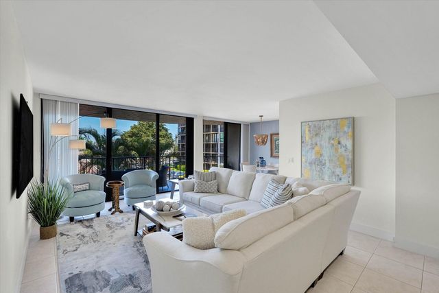 859 JEFFERY Street 306, Boca Raton, FL 33487