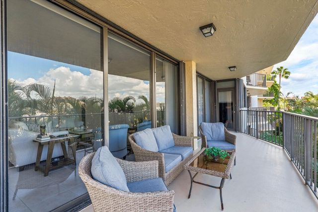 859 JEFFERY Street 306, Boca Raton, FL 33487
