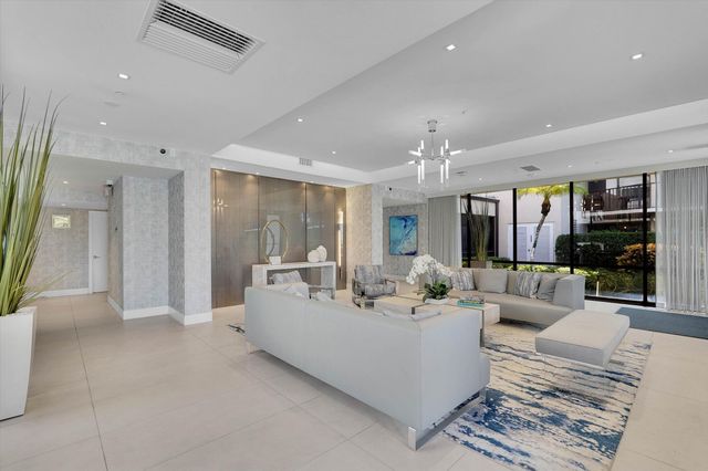 859 JEFFERY Street 306, Boca Raton, FL 33487