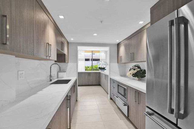 859 JEFFERY Street 306, Boca Raton, FL 33487