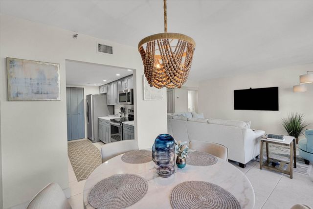 859 JEFFERY Street 306, Boca Raton, FL 33487