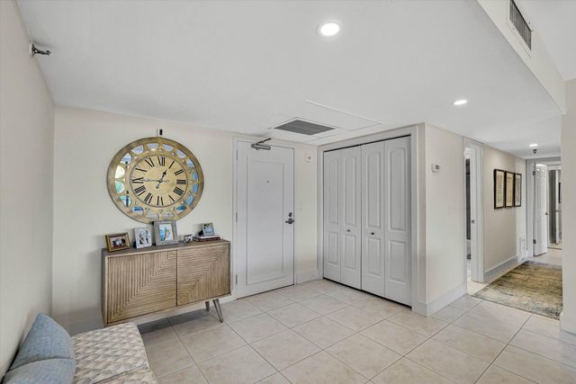 859 JEFFERY Street 306, Boca Raton, FL 33487