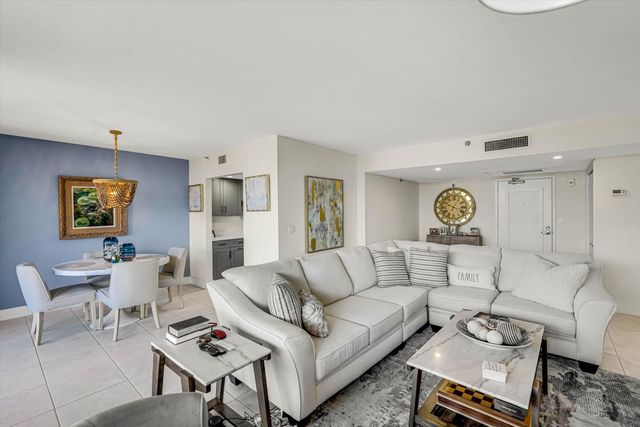 859 JEFFERY Street 306, Boca Raton, FL 33487