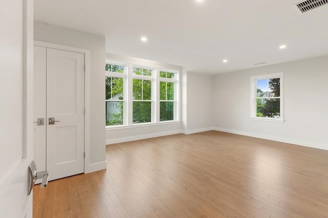 30 Calvin St, Lexington, MA 02420