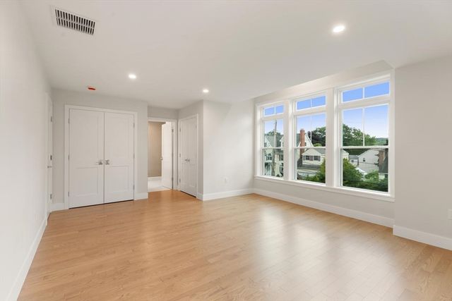 30 Calvin St, Lexington, MA 02420
