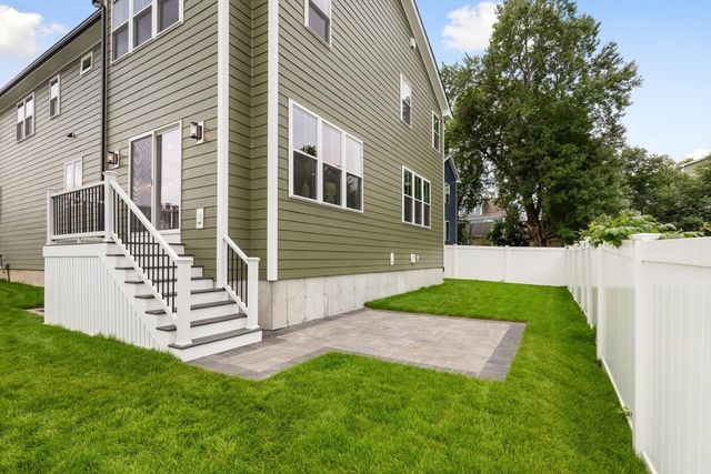 30 Calvin St, Lexington, MA 02420
