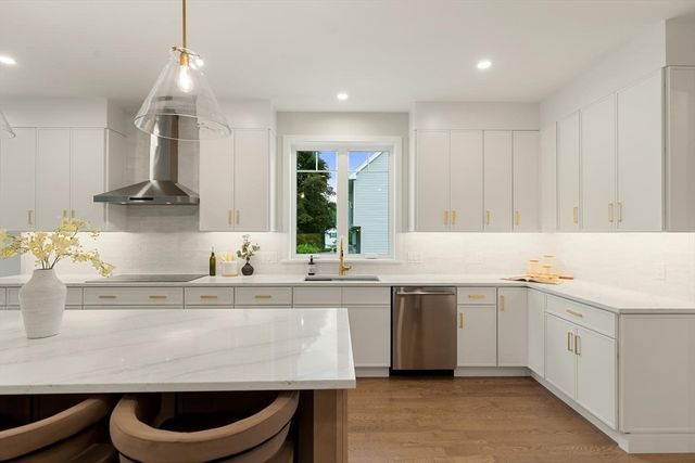 30 Calvin St, Lexington, MA 02420