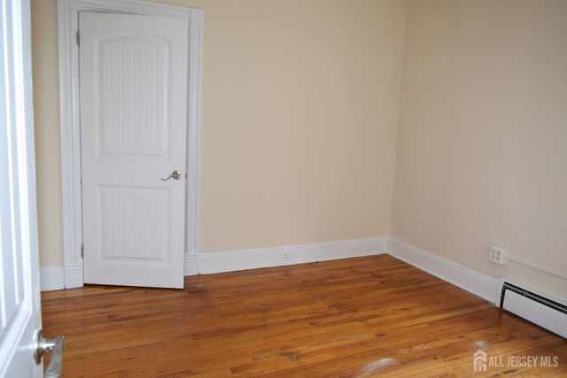 73-75 Woodbridge Avenue 4, Sewaren, NJ 07077