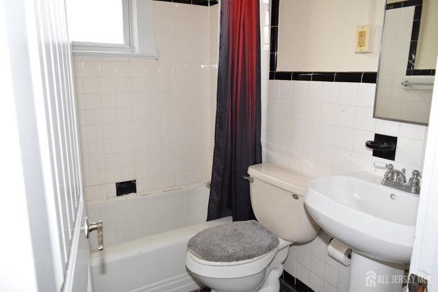 73-75 Woodbridge Avenue 4, Sewaren, NJ 07077