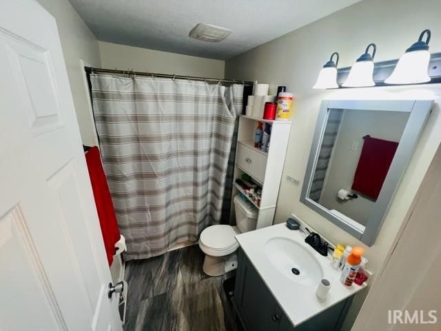 2011 Graham Drive, Fort Wayne, IN 46818