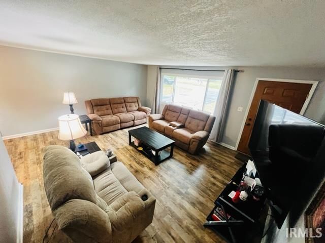 2011 Graham Drive, Fort Wayne, IN 46818