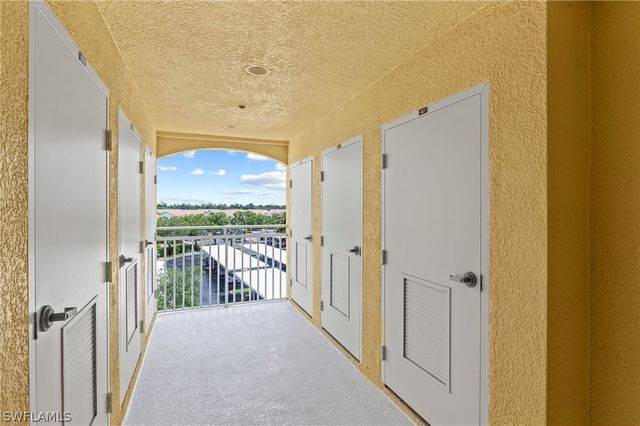 6820 Sterling Greens PL 401, Naples, FL 34104