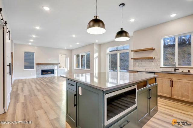 8869 Chalk Hill Loop, Anchorage, AK 99502