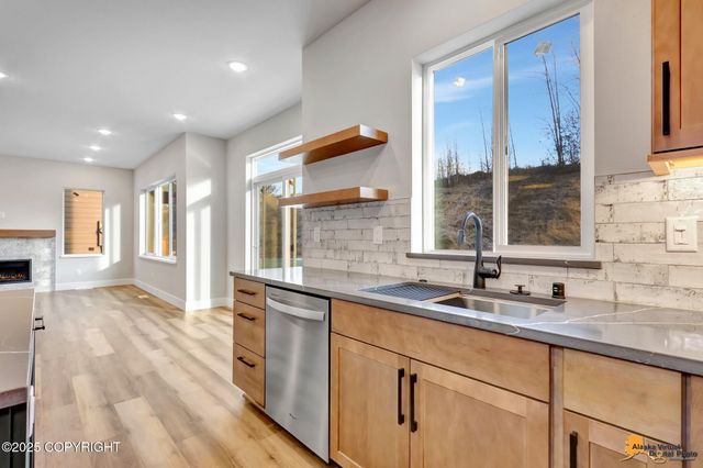 8869 Chalk Hill Loop, Anchorage, AK 99502