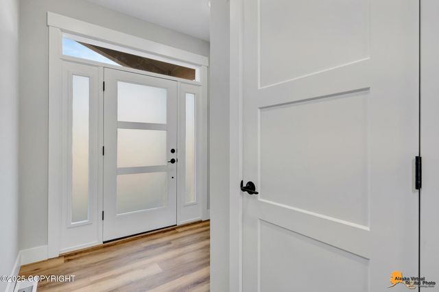 8869 Chalk Hill Loop, Anchorage, AK 99502