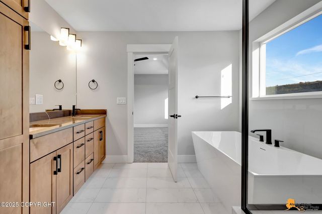 8869 Chalk Hill Loop, Anchorage, AK 99502