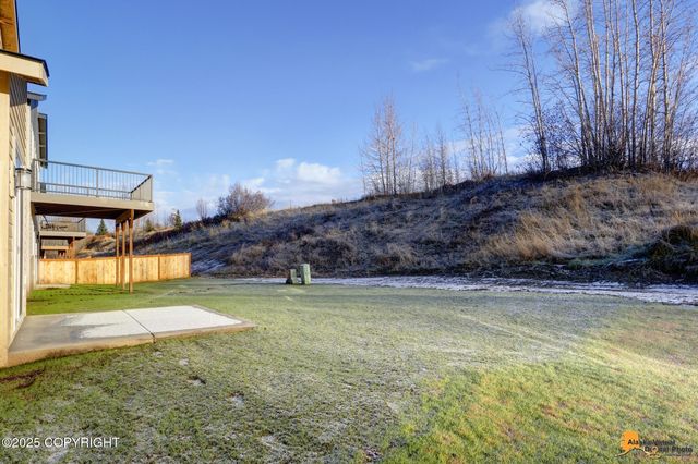 8869 Chalk Hill Loop, Anchorage, AK 99502
