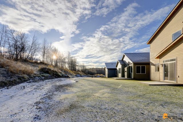 8869 Chalk Hill Loop, Anchorage, AK 99502