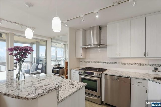 1 Horizon Road 1001, Fort Lee, NJ 07024