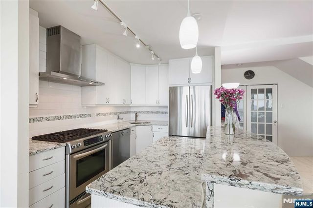 1 Horizon Road 1001, Fort Lee, NJ 07024