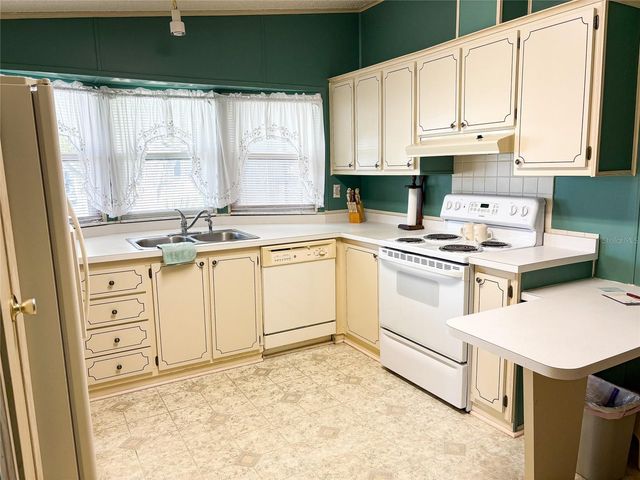 2804 WEKIVA ROAD, Tavares, FL 32778