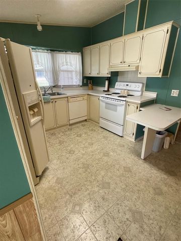 2804 WEKIVA ROAD, Tavares, FL 32778