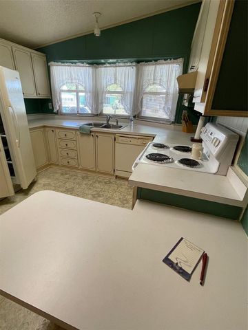 2804 WEKIVA ROAD, Tavares, FL 32778