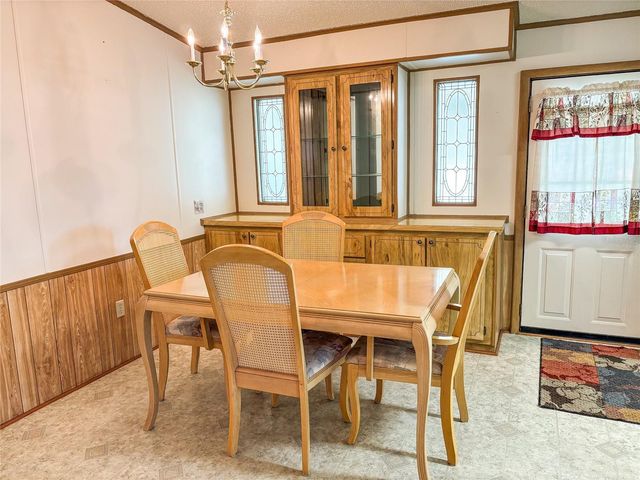 2804 WEKIVA ROAD, Tavares, FL 32778