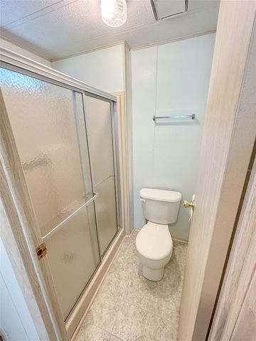 2804 WEKIVA ROAD, Tavares, FL 32778