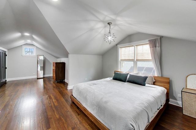 274 N Oak Street, Elmhurst, IL 60126