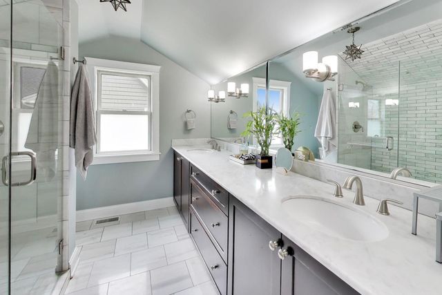 274 N Oak Street, Elmhurst, IL 60126