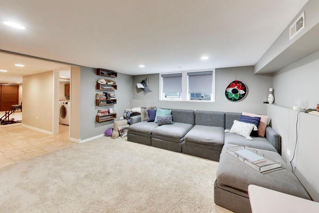 274 N Oak Street, Elmhurst, IL 60126