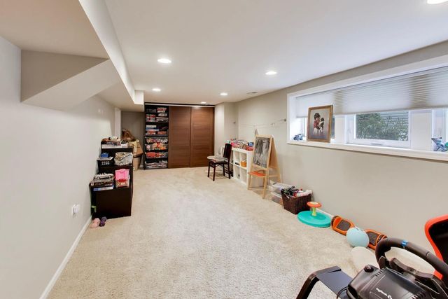 274 N Oak Street, Elmhurst, IL 60126