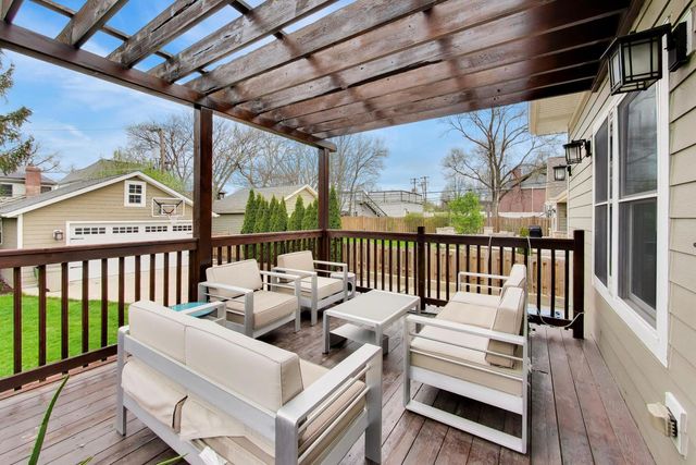 274 N Oak Street, Elmhurst, IL 60126