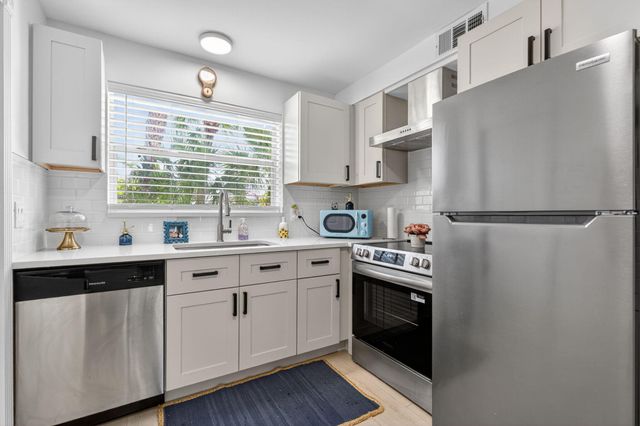 91 Willow Road 104, Tequesta, FL 33469