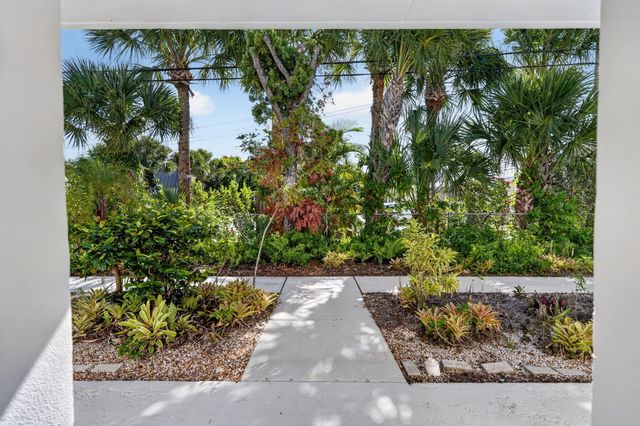 91 Willow Road 104, Tequesta, FL 33469