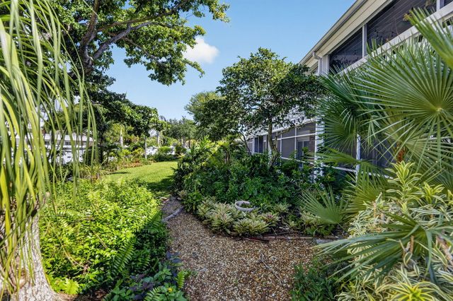 91 Willow Road 104, Tequesta, FL 33469