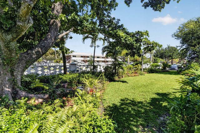 91 Willow Road 104, Tequesta, FL 33469