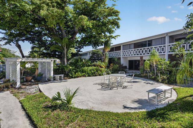 91 Willow Road 104, Tequesta, FL 33469