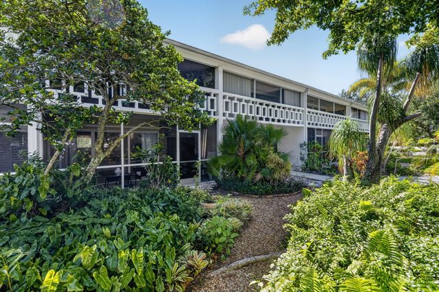 91 Willow Road 104, Tequesta, FL 33469
