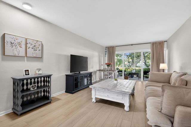 91 Willow Road 104, Tequesta, FL 33469