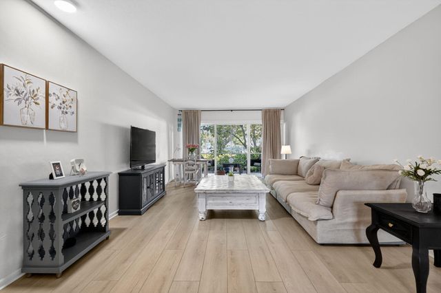 91 Willow Road 104, Tequesta, FL 33469