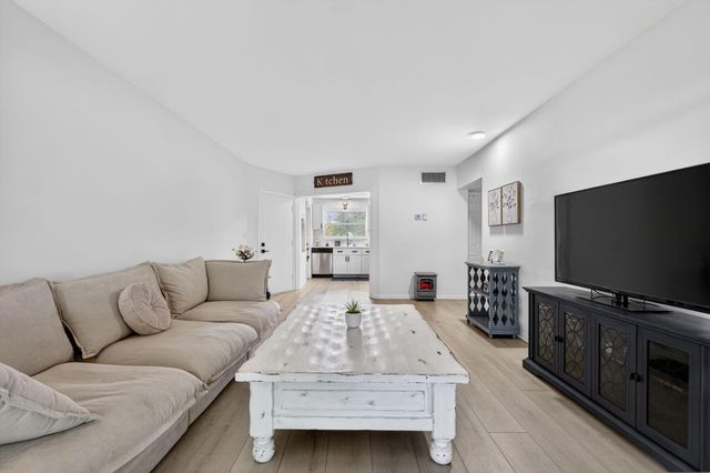91 Willow Road 104, Tequesta, FL 33469