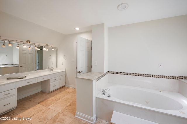 4503 Wolfspring Dr, Louisville, KY 40241